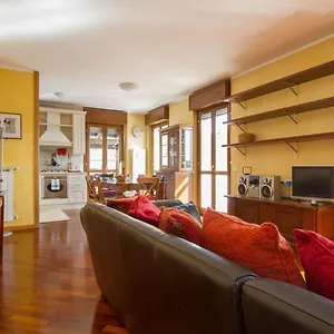 Bright House With 2 Bedrooms & A Unique Terrace Apartment
